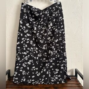 SHEIN Curve Black & White Floral Midi Skirt | OXL